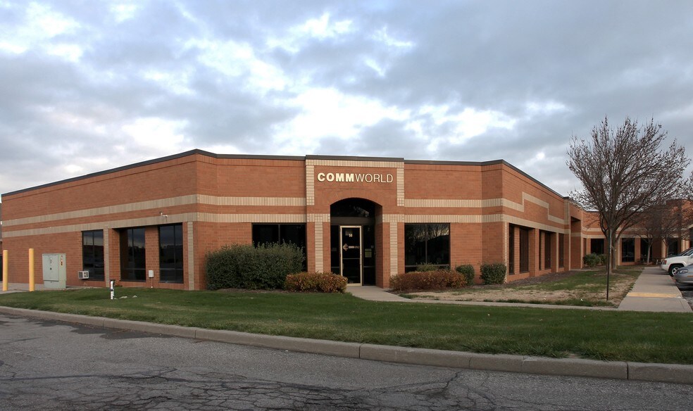 More Photos Of 50-164 S Park Blvd, Greenwood Light Distribution For Lease