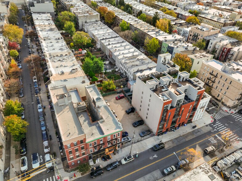 More Photos Of 284-286 Nassau Ave, Brooklyn Land For Sale