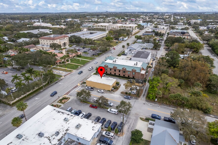 More Photos Of 1755 20th St, Vero Beach Storefront Retail Office For Sale