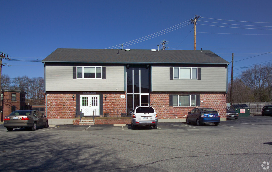 Primary Photo Of 3666-3670 W Shore Rd, Warwick Office For Lease