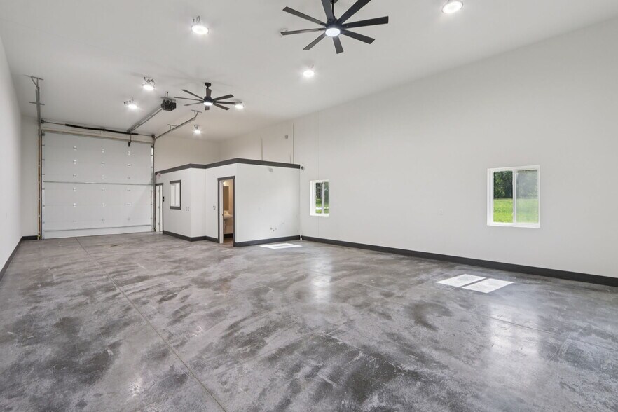 More Photos Of 407 Wengel dr, Reedsburg Light Manufacturing For Lease