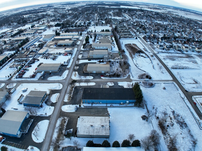 More Photos Of 808 Hicks Dr, Elburn Industrial For Sale