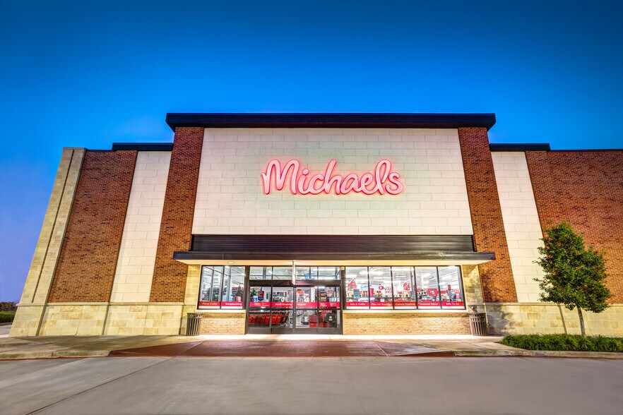 More Photos Of 13517 University Blvd, Sugar Land Unknown For Lease