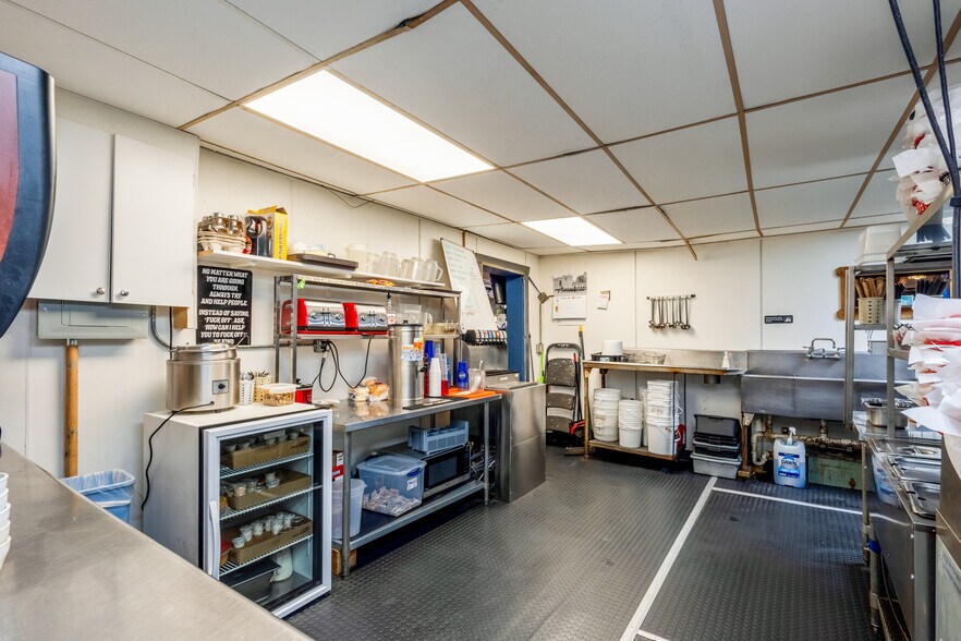 More Photos Of 1600 State St, Blair Restaurant For Sale