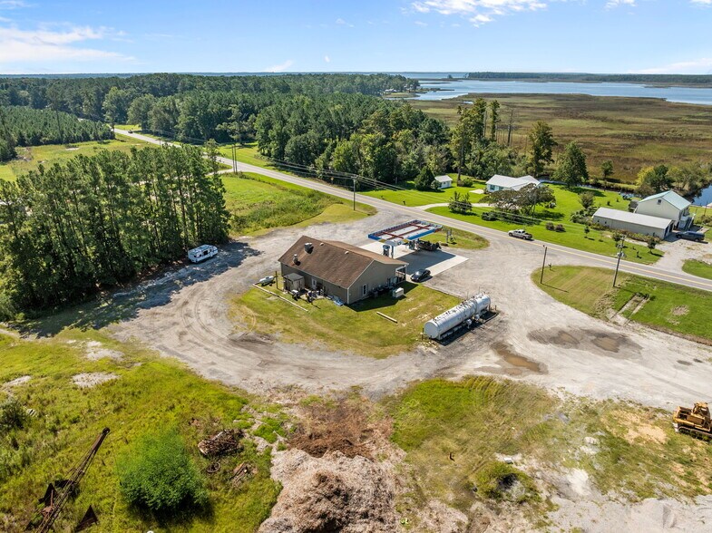 More Photos Of 39365 US Highway 264 E, Belhaven General Retail For Sale