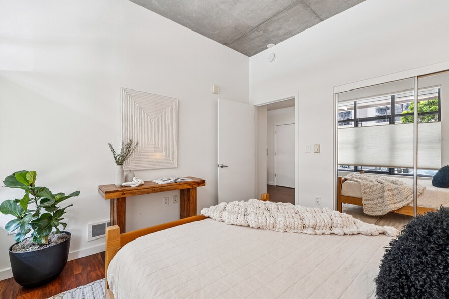 More Photos Of 288 3rd St, Oakland Apartments For Sale