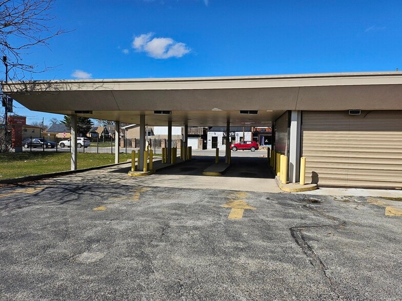 More Photos Of 8700 S King Dr, Chicago Bank For Sale