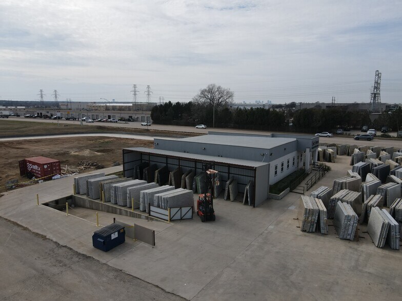 More Photos Of 2300 Handley Ederville Rd, Fort Worth Warehouse For Lease