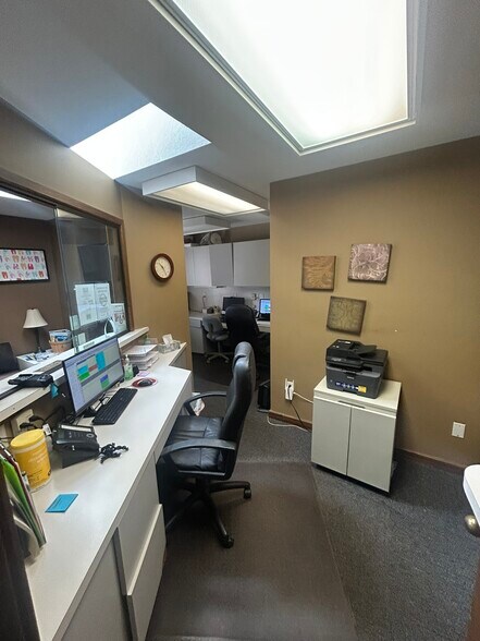 More Photos Of 592-594 Newark Granville Rd, Granville Office For Sale