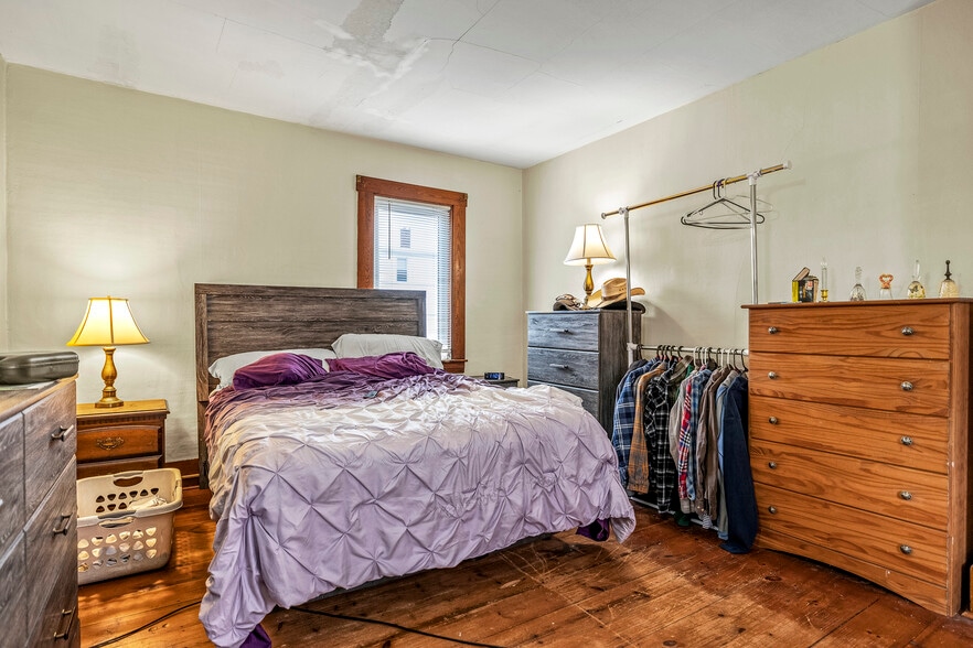 More Photos Of 441 Main St, South Berwick Apartments For Sale