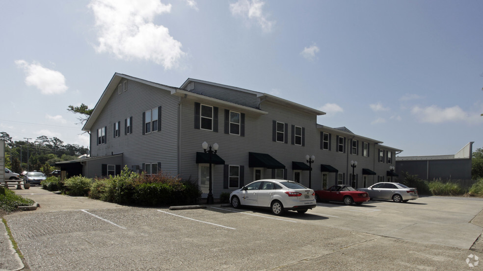 Primary Photo Of 225-269 W Causeway Approach, Mandeville Medical For Lease