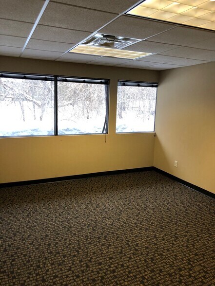 More Photos Of 4205 Lancaster Ln N, Plymouth Office For Lease