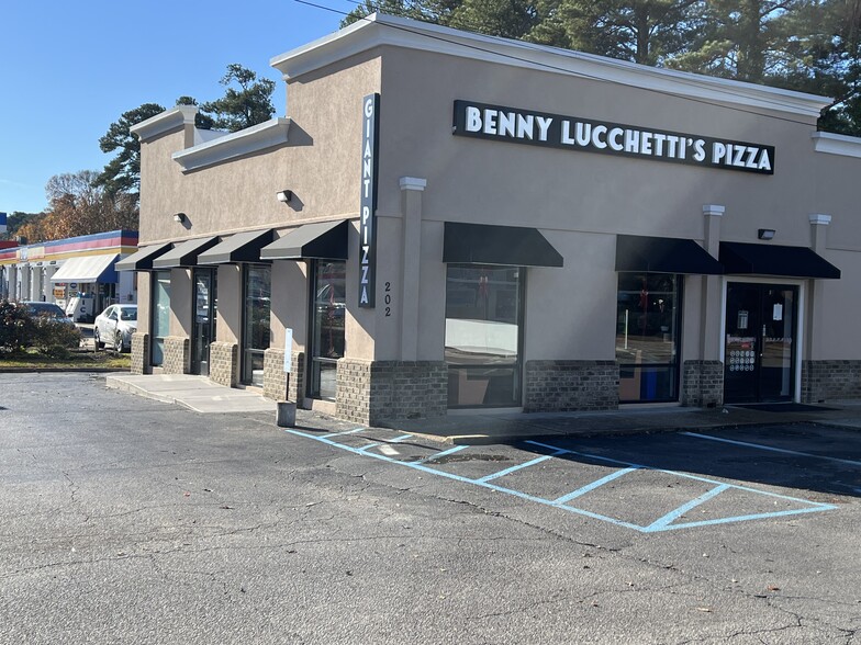 Primary Photo Of 202 S Battlefield Blvd, Chesapeake Restaurant For Lease