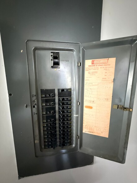 More Photos Of 2479 18th St NW, Washington Storefront For Lease