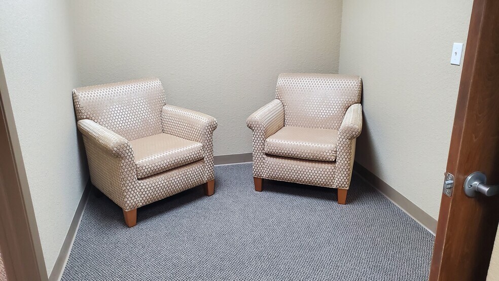 More Photos Of 151 Park Ave, League City Office For Lease
