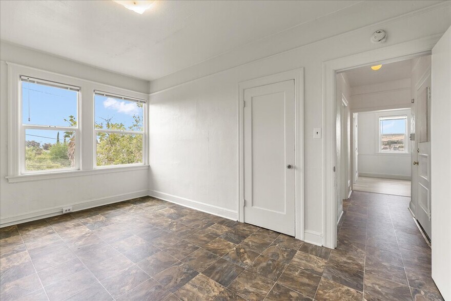 More Photos Of 950 East St, Pittsburg Apartments For Sale