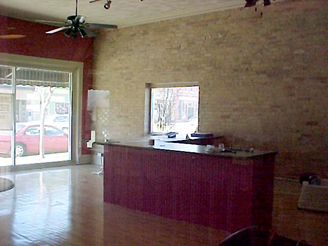 More Photos Of 230 S Main St, Jefferson Freestanding For Lease