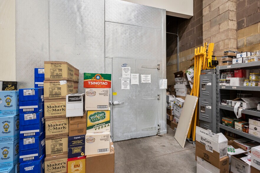 More Photos Of 2401 Maloney Dr, Bloomington Department Store For Lease