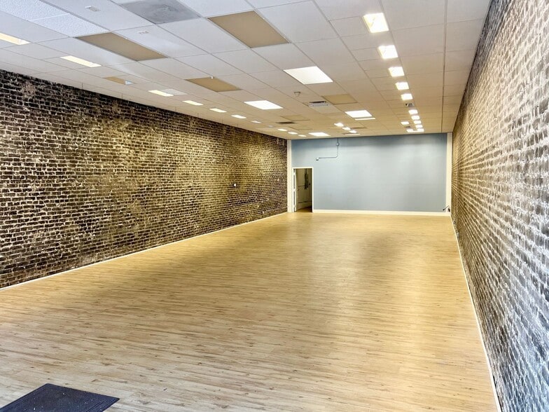 More Photos Of 1340 4th St, San Rafael Storefront For Lease