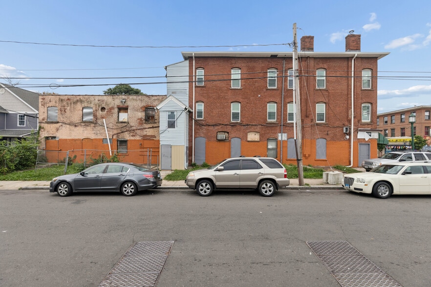 More Photos Of 648-658 Park St, Hartford Apartments For Sale