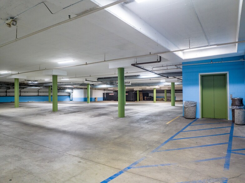 More Photos Of 234 S Pacific Coast Hwy, Redondo Beach Unknown For Lease