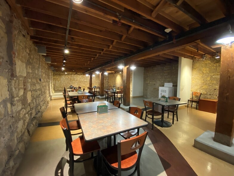 More Photos Of 1301 Central Ave, Dubuque Office For Lease