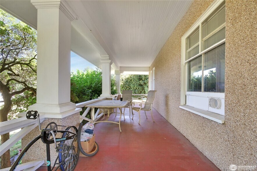 More Photos Of 506 1st St SW, Auburn Apartments For Sale