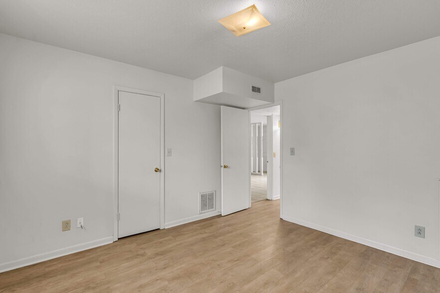 More Photos Of 419 10th St S, Columbus Apartments For Sale