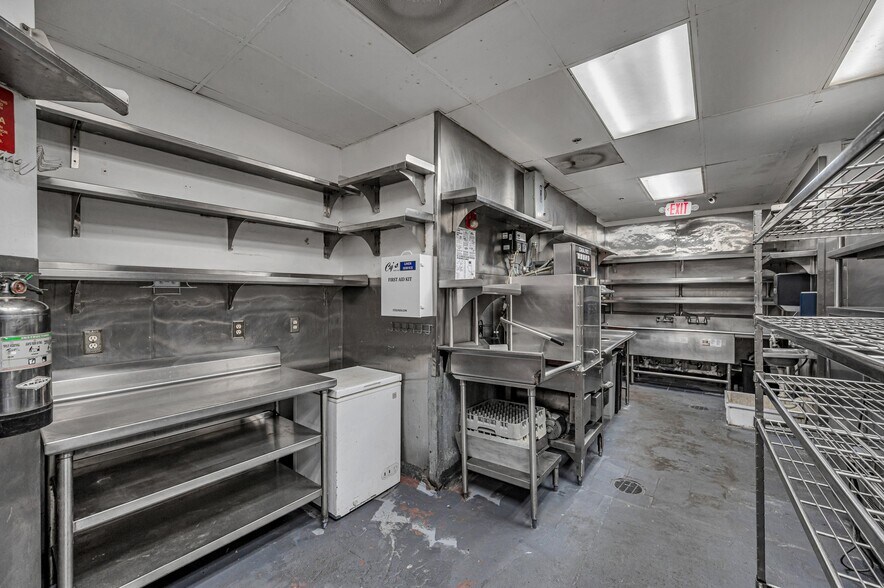 More Photos Of 223 Valencia Ave, Coral Gables Restaurant For Lease
