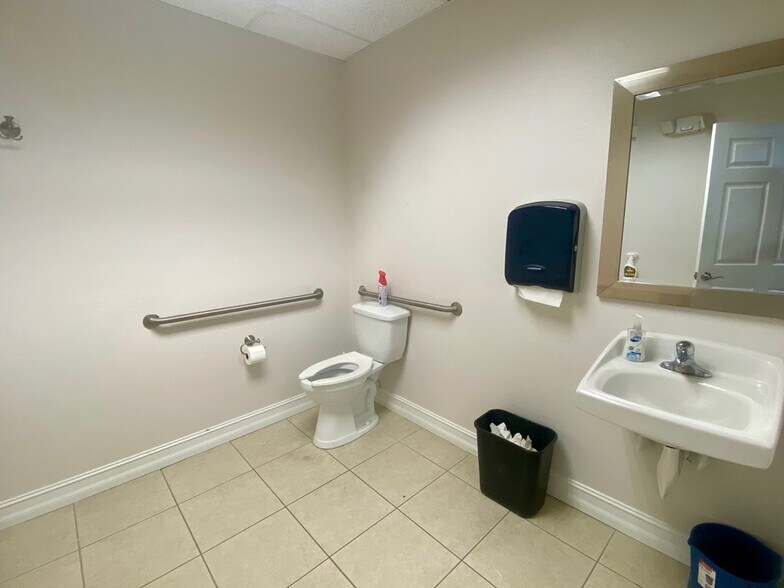 More Photos Of 4529 Del Prado Blvd S, Cape Coral General Retail For Sale