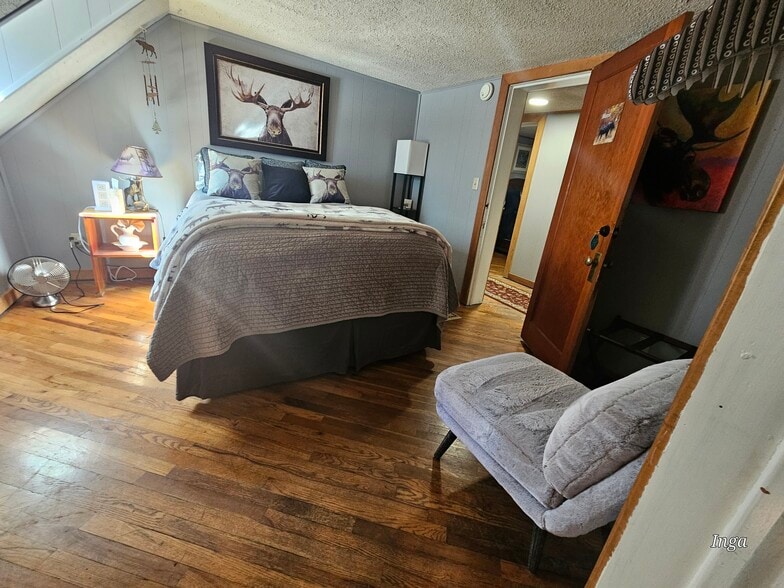 More Photos Of 71450 Highway 550, Silverton Hotel For Sale