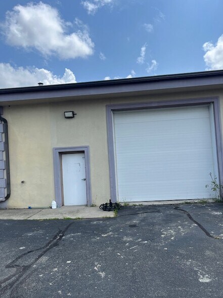More Photos Of 125 Clinton Rd, Fairfield Warehouse For Lease