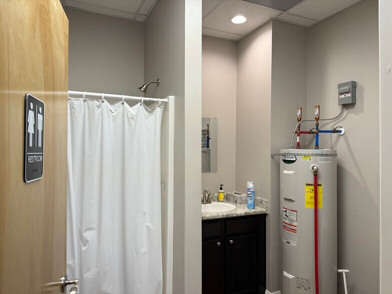 More Photos Of 1411 Queen St, Beaufort Office For Sale