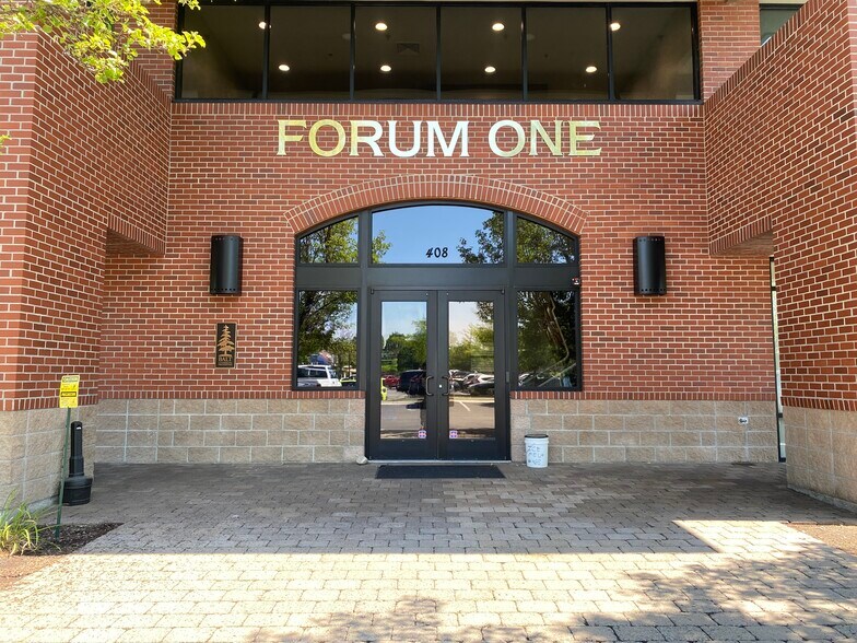 More Photos Of 408 S Eagle Rd, Eagle Coworking Space