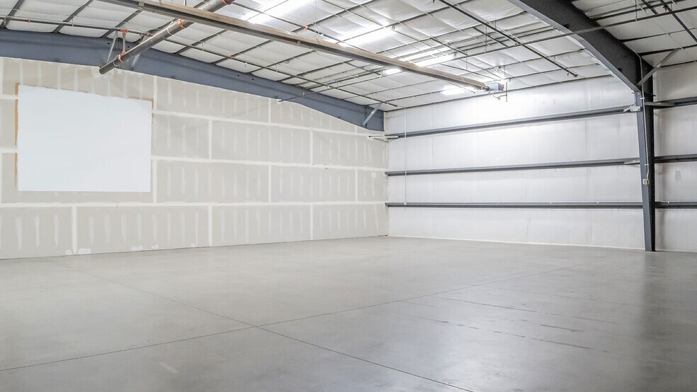 More Photos Of 14215 Mead St, Longmont Warehouse For Lease