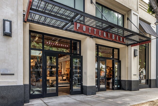 More Photos Of 402 Santa Monica Blvd, Santa Monica General Retail For Sale