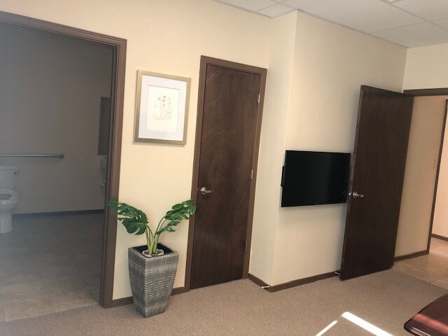 More Photos Of 3012 Mountain Pass Blvd, Anthony Office For Lease