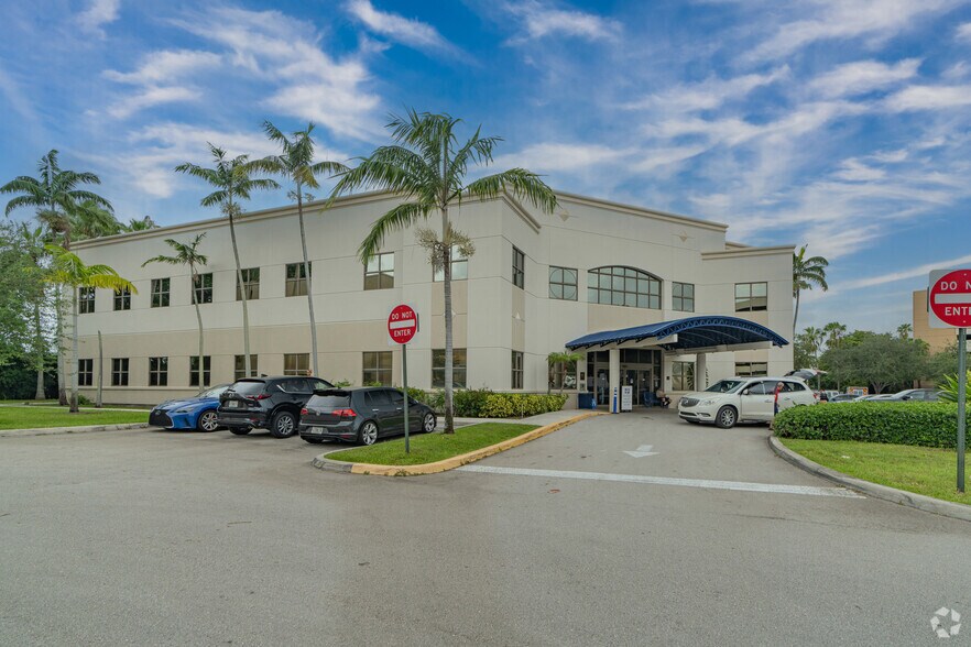 More Photos Of 5401 S Congress Ave, Atlantis Medical For Lease