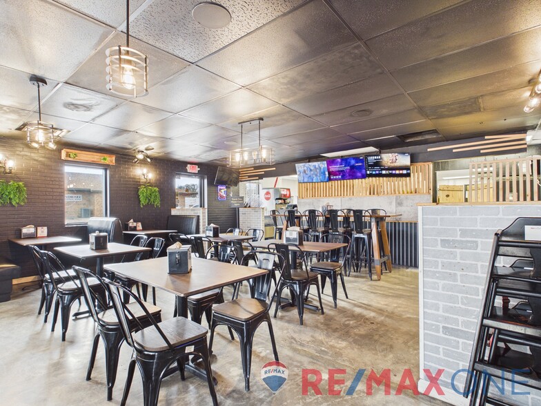 More Photos Of 108 W Kansas Ave, Garden City Office For Sale