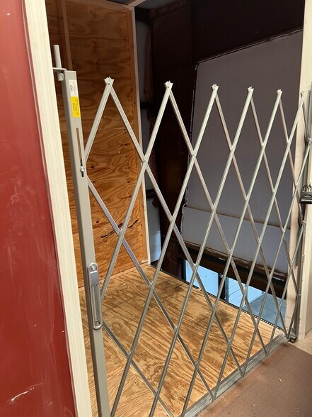 More Photos Of 4388 Sudderth Rd, Buford Warehouse For Sale