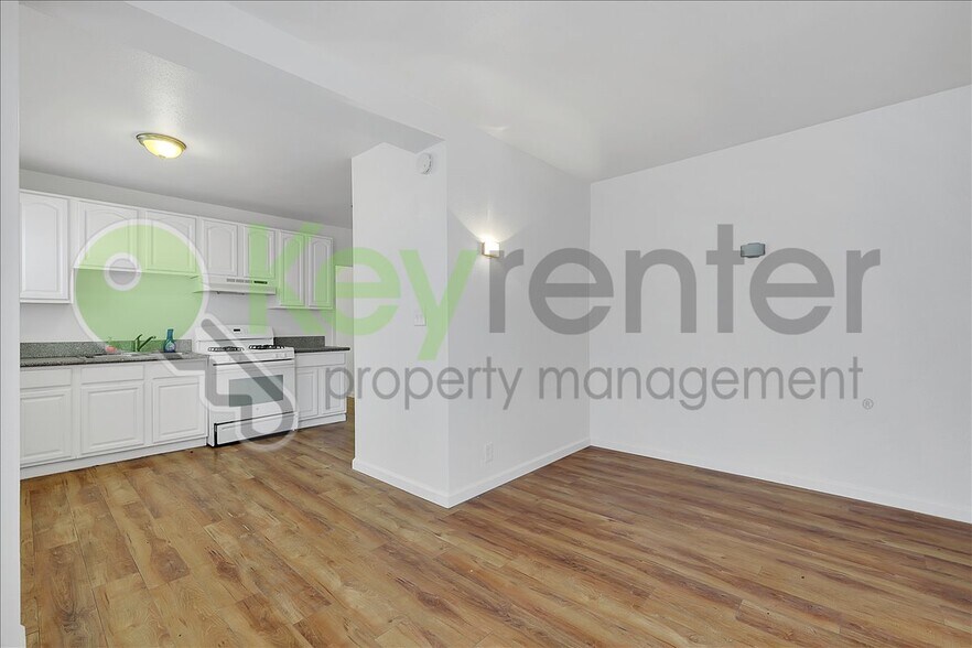 More Photos Of 2611 Alhambra, Sacramento Apartments For Sale