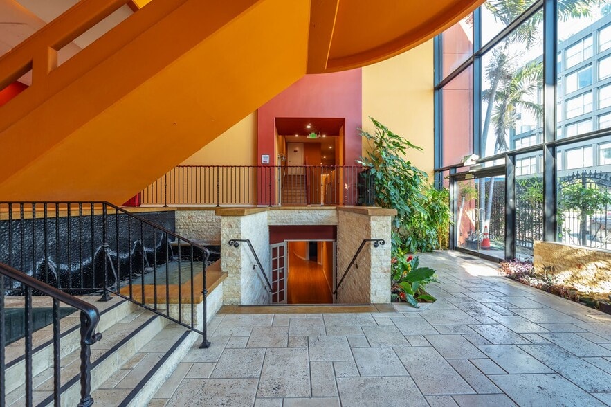 More Photos Of 1415 N Cahuenga Blvd, Los Angeles Loft Creative Space For Sale