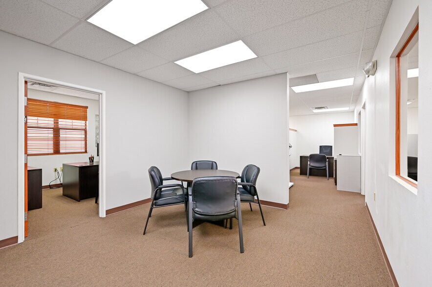 More Photos Of 3600 Rodeo Ln, Santa Fe Medical For Sale