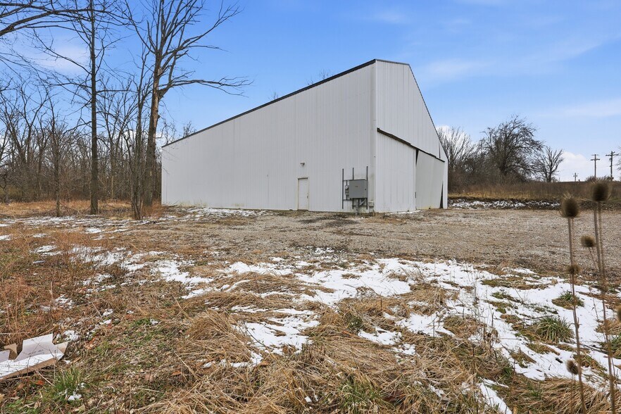 More Photos Of 2035 Co 170 Rd, Marengo Warehouse For Sale