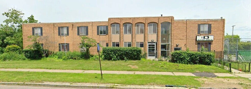 More Photos Of 12040 Broadstreet Ave, Detroit Assisted Living For Sale