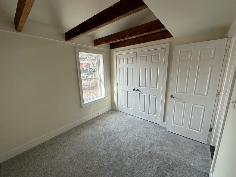 More Photos Of 2 Dark Hollow Rd, Pipersville Medical For Lease