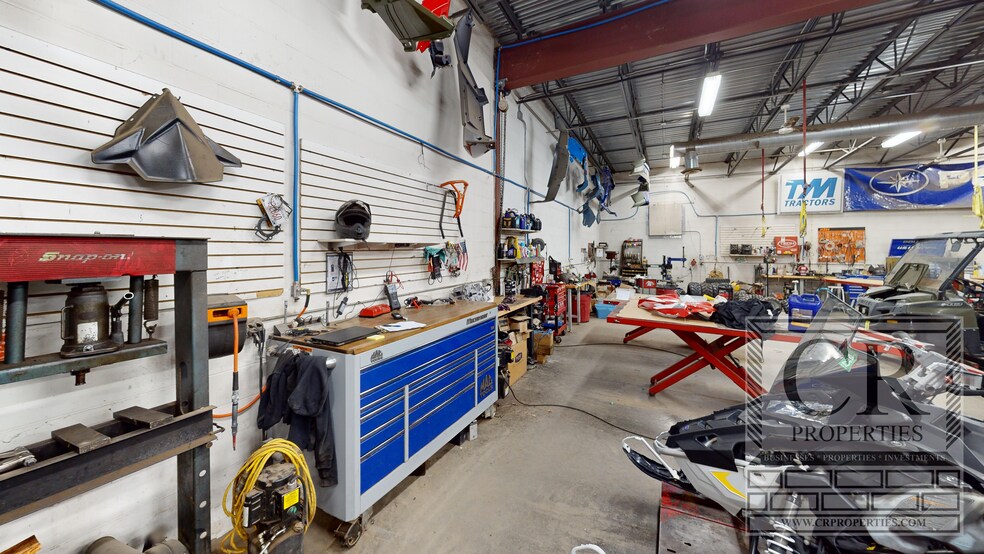 More Photos Of 1680 Route 9G, Hyde Park Freestanding For Sale