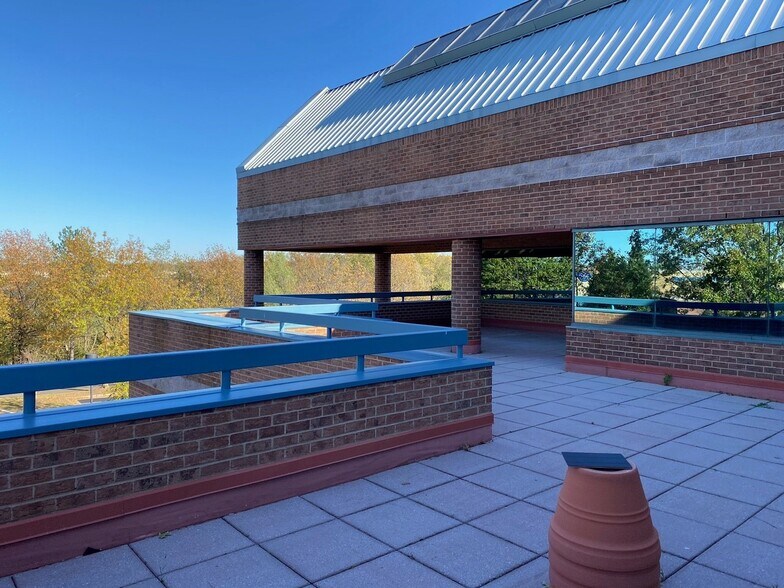 More Photos Of 4443 Brookfield Corporate Dr, Chantilly Office For Lease