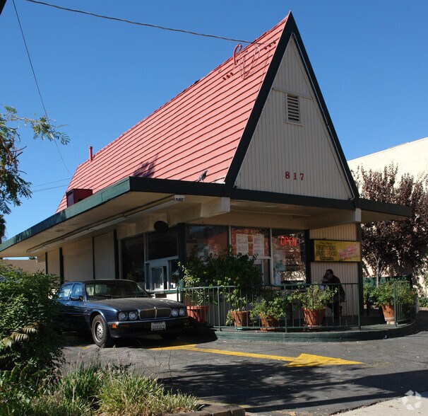 More Photos Of 817 N Lake Ave, Pasadena Fast Food For Lease