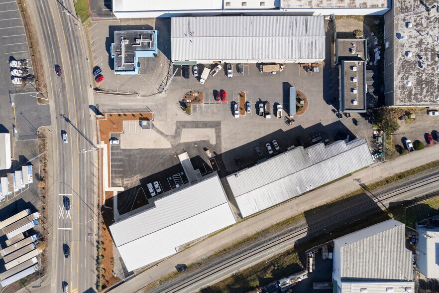 More Photos Of 3113 S Pine St, Tacoma Warehouse For Lease